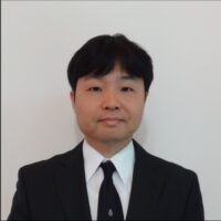 横手　崇