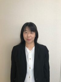 石田　百合子