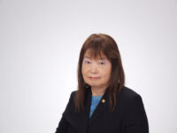 鷲塚　雅恵