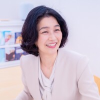 河野　由美子