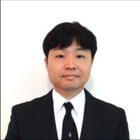 横手　崇